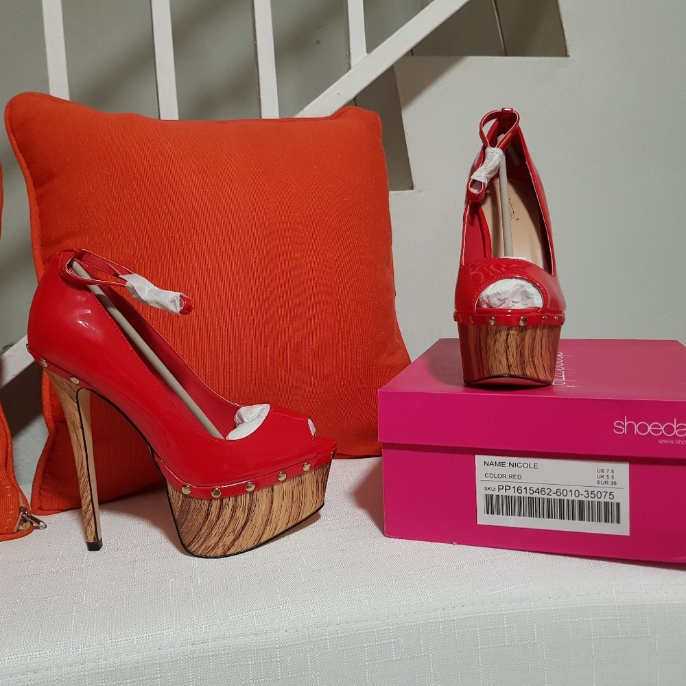 shoes - Picture 2 of 4